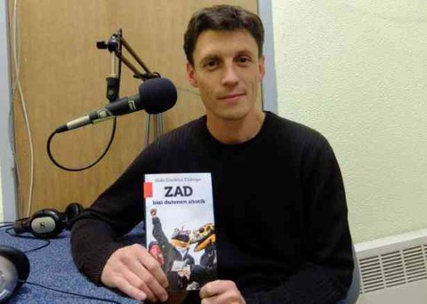Iñaki Etxeleku "ZAD-a bizi dutenen ahotik" Iñaki Etxeleku "ZAD-a bizi dutenen ahotik"