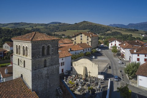 "Melusine, gure ondare ttipia" erakusketaren  bisita gidatua + "Irisarriko ondare ttipia" mintzaldia