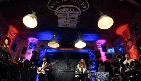 Musikaren Besta Patxa plazan eta Patxokian