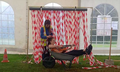 Alabena & Bat Egin "Loratzen"