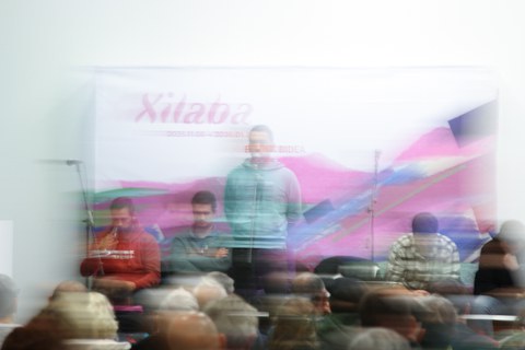 "Bertsolaritza", regards sur l'improvisation versifiée et chantée en langue basque