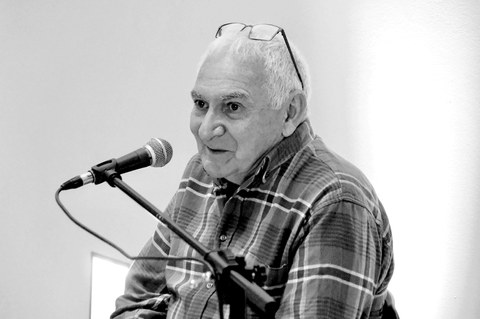 Joseba Sarrionandia présente son livre "Munduari bira eman zion ontzia" Joseba Sarrionandia présente son livre "Munduari bira eman zion ontzia"