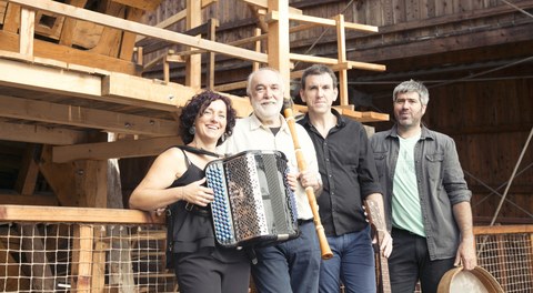Juan Mari Beltran laukotea - Euskal Herri musika eta soinu-tresnak
