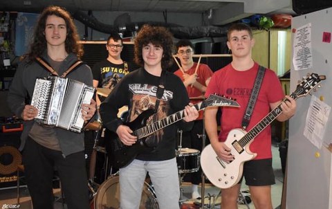 Basapiztiak + DJ Üzkülüz