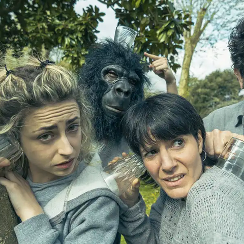 "Bi baso bat ur" antzerkia