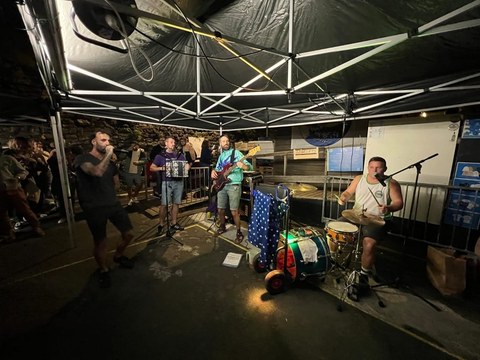 Los Chuchos + Dizkobolo + Burutik