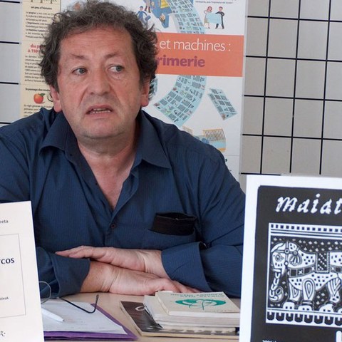 Maiatzen 33. Solasaldiak Baiona eta Iruñan