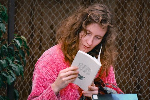 Amaia Carrere "Nekatoenea/Hugoenea" literatura sorkuntza egonaldiaren irabazle Amaia Carrere "Nekatoenea/Hugoenea" literatura sorkuntza egonaldiaren irabazle