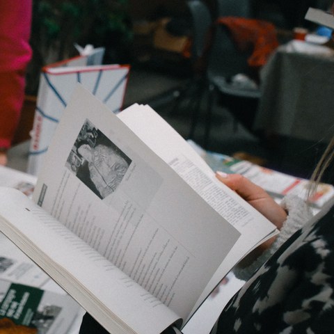 Euskarazko helduen literatura berritasunak irakurketa publikoko profesionalei aurkeztuak