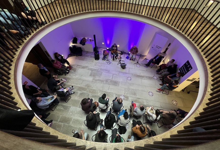 Euskal etnopoloa labelaren karietara antolatu kontzertua Baionako euskal museoan (2023) © EKE - Lorentxa Saragueta Euskal etnopoloa labelaren karietara antolatu kontzertua Baionako euskal museoan (2023) © EKE - Lorentxa Saragueta