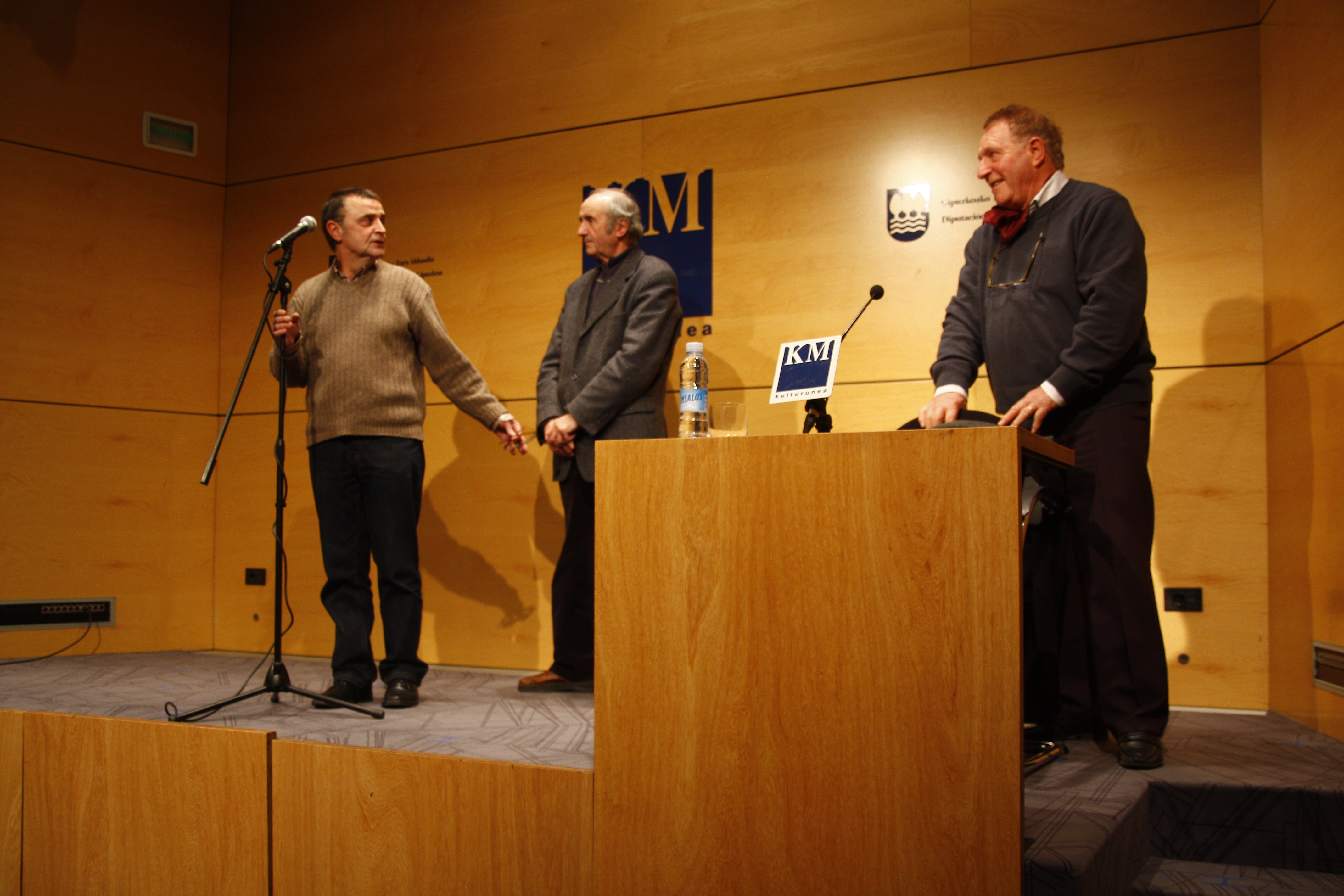 2000. urteaz geroztik ''Iparraldea Bertan'' kultur egitarau amankomuna garatzen dute Koldo Mitxelena Kulturuneak eta Euskal kultur erakundeak.