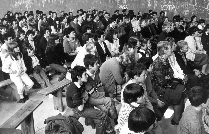 Public de théâtre (1982, Saint-Michel) © DR