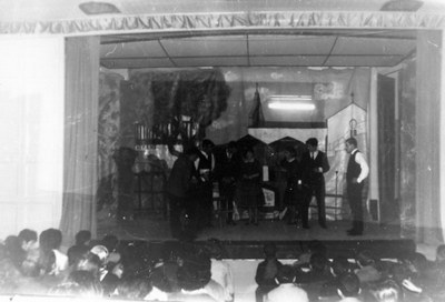 Pièce de théâtre à Mouguerre (années 1960) Pièce de théâtre à Mouguerre (années 1960)
