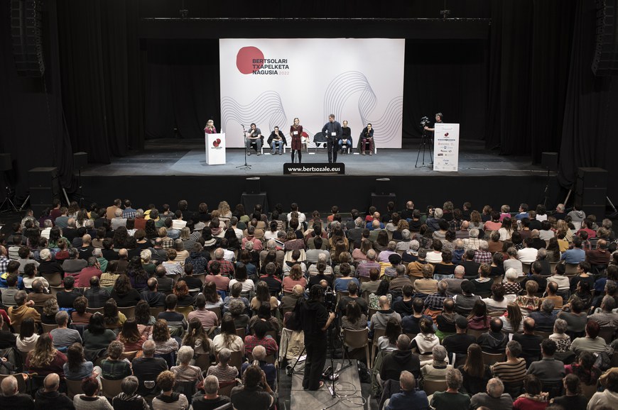 2022ko Bertsolari Txapelketa Nagusiko finalaurrekoa Baionan © Patxi Beltzaiz