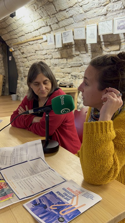 Euskal kultur erakundeak antolatu prentsaurreko bat, Euskal irratiek zuzenean zabaldua (2024) © Lorentxa Saragueta