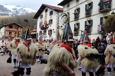 Joaldunak - Ituren (2023) CC BY-SA 2.0 Aizpea Aristi Joaldunak - Ituren (2023) CC BY-SA 2.0 Aizpea Aristi