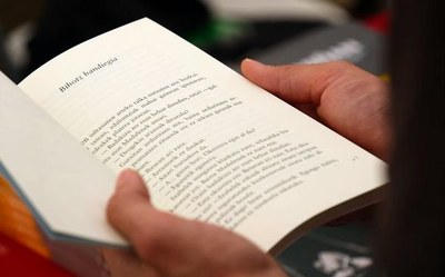 Elkartuz Literatura