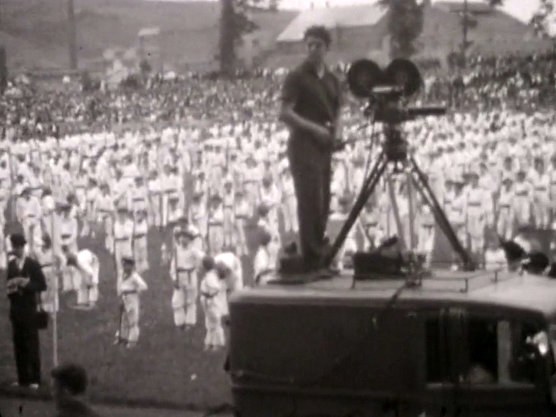 Dantzariak lehen Aberri Egunean, Bilbon (1932)