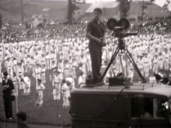 Dantzariak lehen Aberri Egunean, Bilbon (1932)