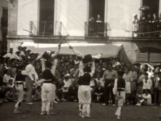 Dantzari-dantza Elorrioko plazan (≈1920)