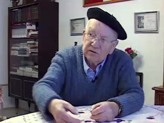 Dantzari eta musikari ber momentuan