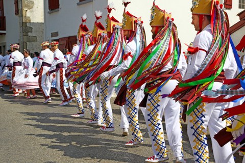 Kabalkada bizi ezak/ezan !