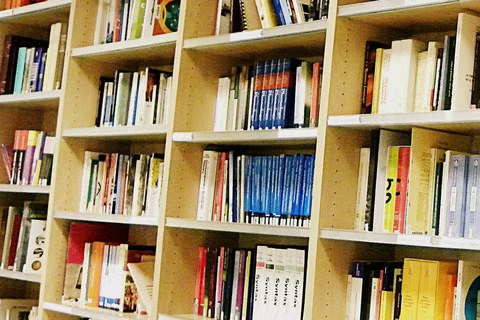 Ressources et services documentaires numériques pour la recherche