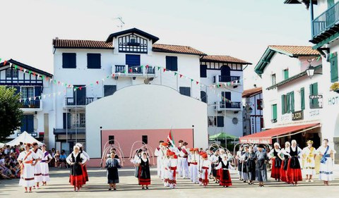Groupe de danse Ikasleak 