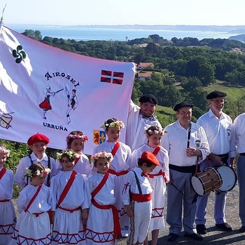 Airoski dantza taldea + Tukutun txalaparta