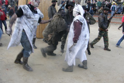 Beñat Zintzo-Garmendia "Carnavals Pyrénéens : du Pays Basque à la Catalogne en passant par l'Aragon" Beñat Zintzo-Garmendia "Carnavals Pyrénéens : du Pays Basque à la Catalogne en passant par l'Aragon"