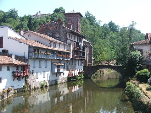 Visite de Saint-Jean-Pied-de-Port en basque Visite de Saint-Jean-Pied-de-Port en basque