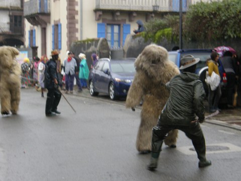 La Chandeleur fête Chrétienne ou Carnaval par excellence ? Le mythe du dieu Ours / Hartza et les carnavals Basque