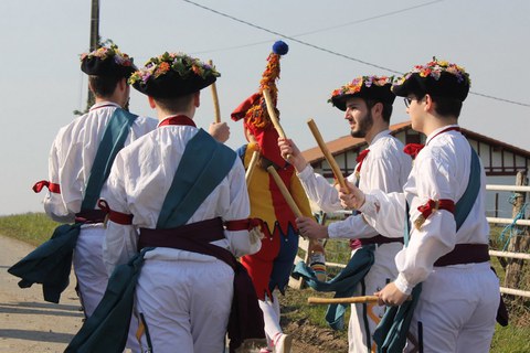 Réveil de l'Ours - Danseurs Kaskarot de Briscous