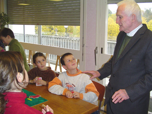 Léon MENDIHALATXU haurrekin