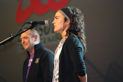 La championne Maialen Lujanbio, Andoni Egaña au Championnat de bertsularis du Pays Basque, 2009 (EKE - Maite Deliart)