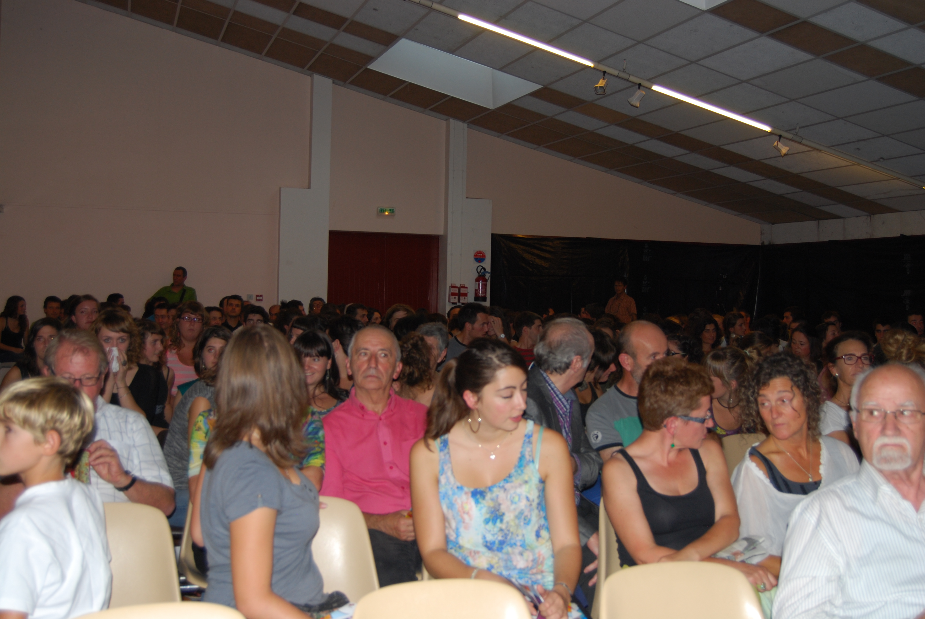 Le public à la salle Denen Etxea d'Ayherre
