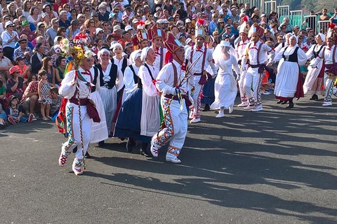 La parade charivarique en Basse-Navarre et Labourd