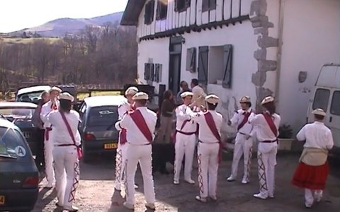 Kaskarot à Hasparren (2003)