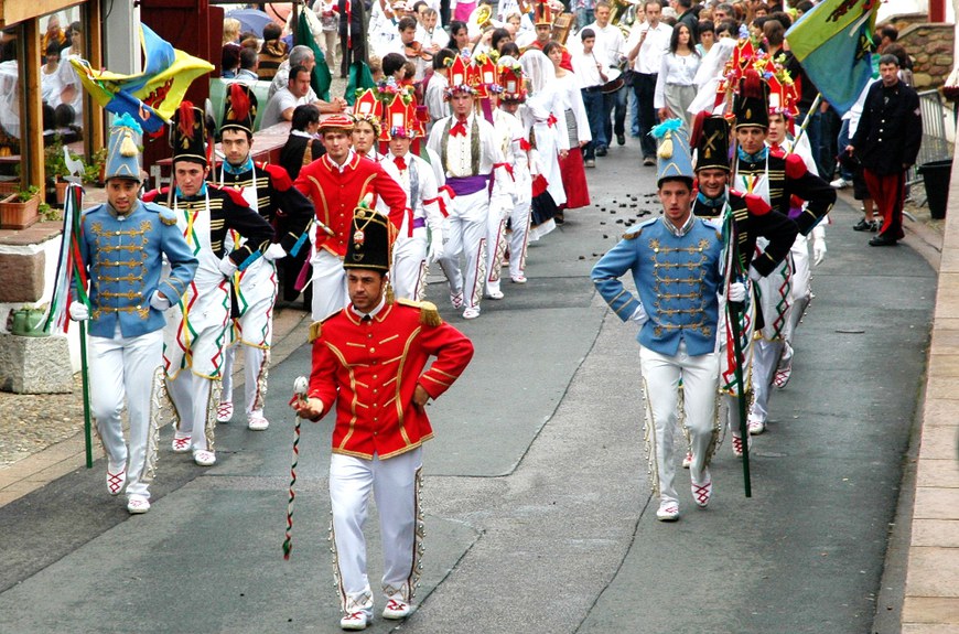 Cavalcade d'Itxassou (2007 - Oier Araolaza / dantzan.com - CC-BY-SA )