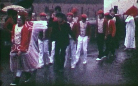Mascarades d’Alçay : les barricades - Haux (1976)