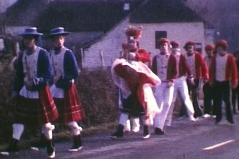 Mascarades d’Alçay : les barricades - Ordiarp (1976)