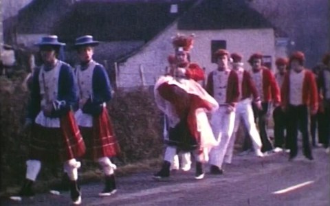 Mascarades d’Alçay : les barricades - Ordiarp (1976)