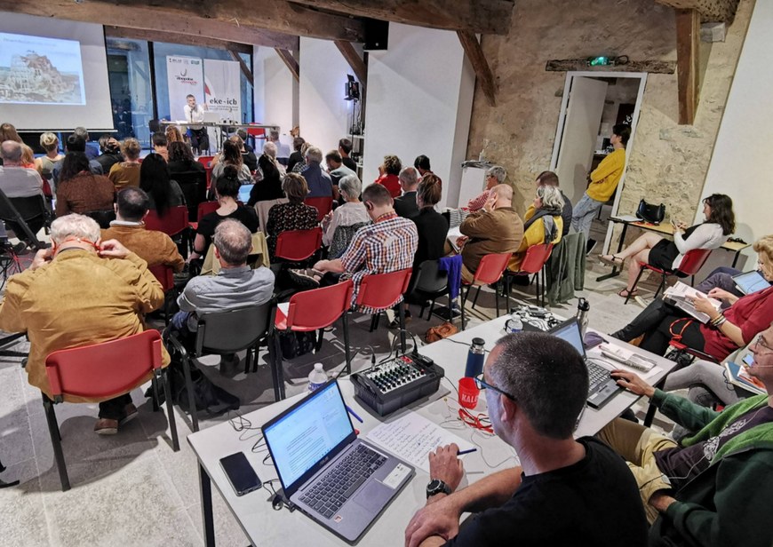 Une conférence au Musée Basque de Bayonne organisée par l'Ethnopôle basque CC-BY-SA - EKE-Jakes Larre Une conférence au Musée Basque de Bayonne organisée par l'Ethnopôle basque CC-BY-SA - EKE-Jakes Larre