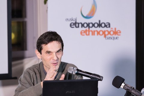 L’intonation particulière du chant basque : exemples pris en Soule, Basse-Navarre et Labourd