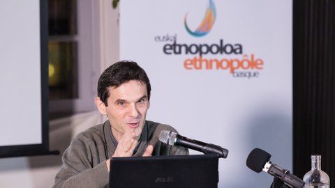 L’intonation particulière du chant basque : exemples pris en Soule, Basse-Navarre et Labourd