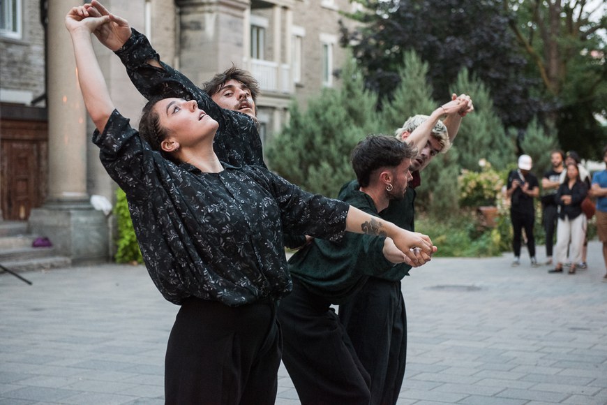 Le groupe de danse Bilaka s'est produit à l'occasion de l'inauguration de l'installation SOKA © Etxepare institutua
