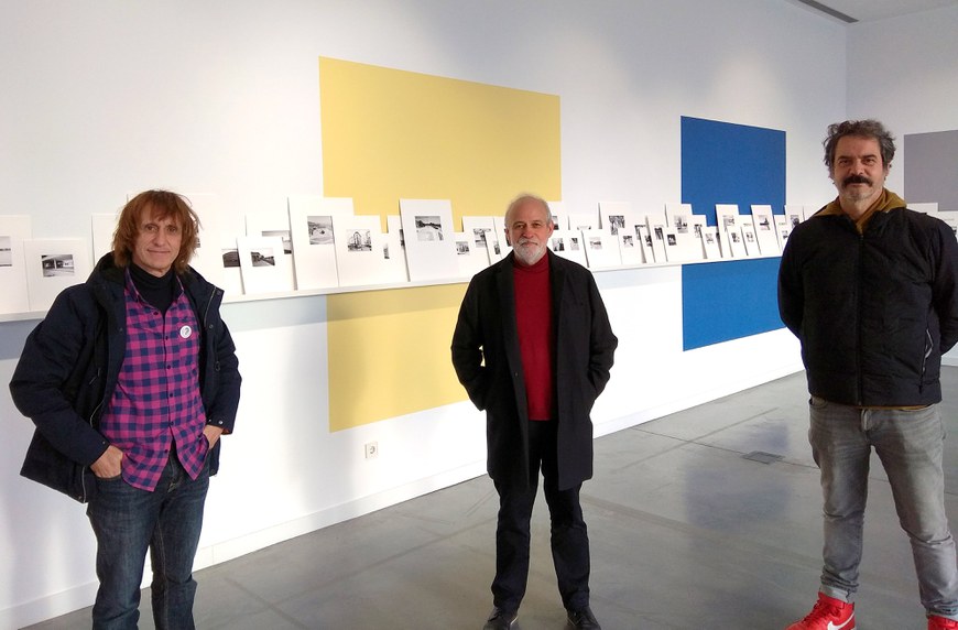 De gauche à droite, Joxi Arakama (Ville de Getxo - Service de l'euskara), Pantxoa Etchegoin (directeur de l'ICB) et Jokin Aspuru (directeur du festival Getxophoto)