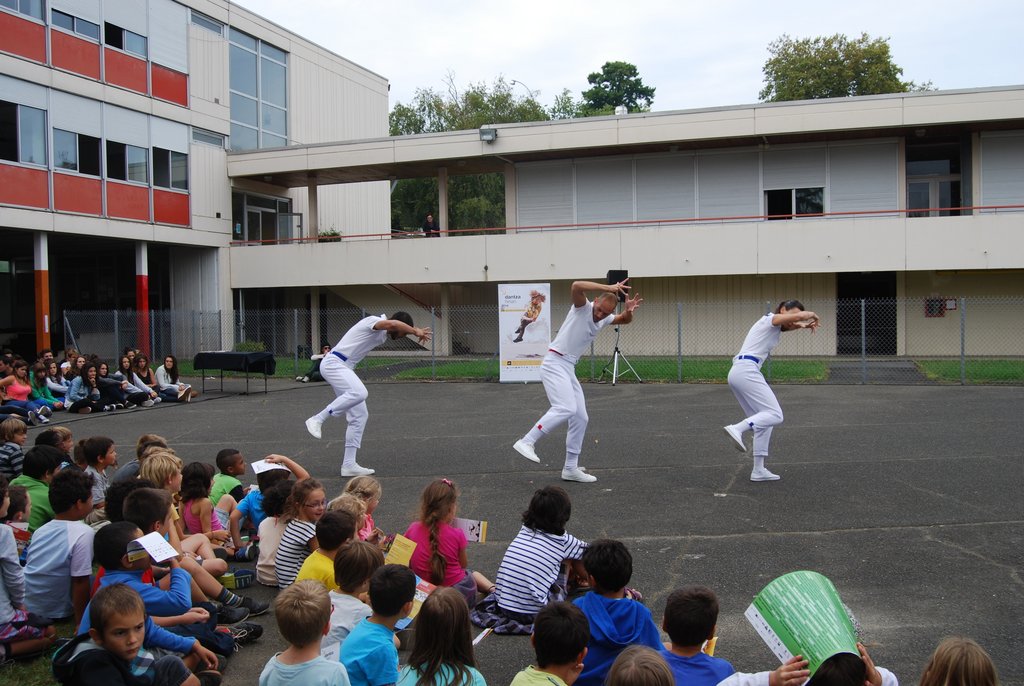 La création "Lauesku" présentée à l'ikastola Oihana de Bayonne