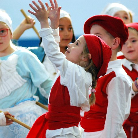 Un agenda pour se divertir en famille autour de la culture basque