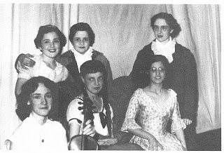 Acteurs et musiciens de l'opéra pour enfants de Benjamin Britten Acteurs et musiciens de l'opéra pour enfants de Benjamin Britten
